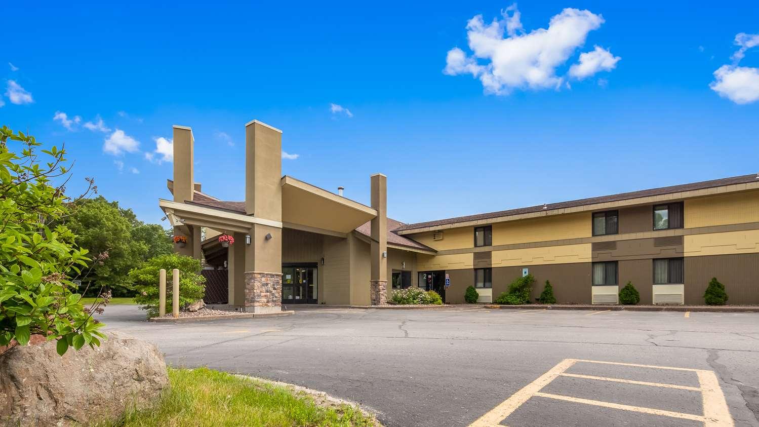 Surestay Plus Hotel By Best Western Black River Falls Extérieur photo