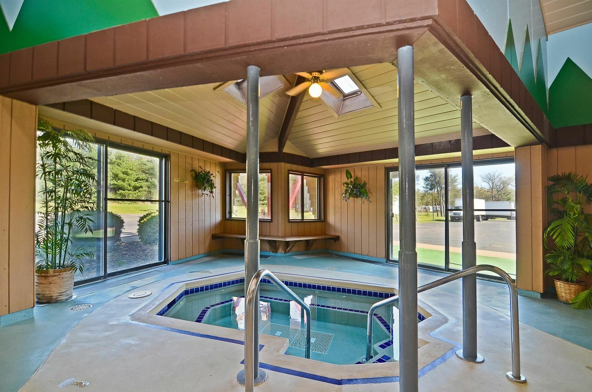 Surestay Plus Hotel By Best Western Black River Falls Extérieur photo