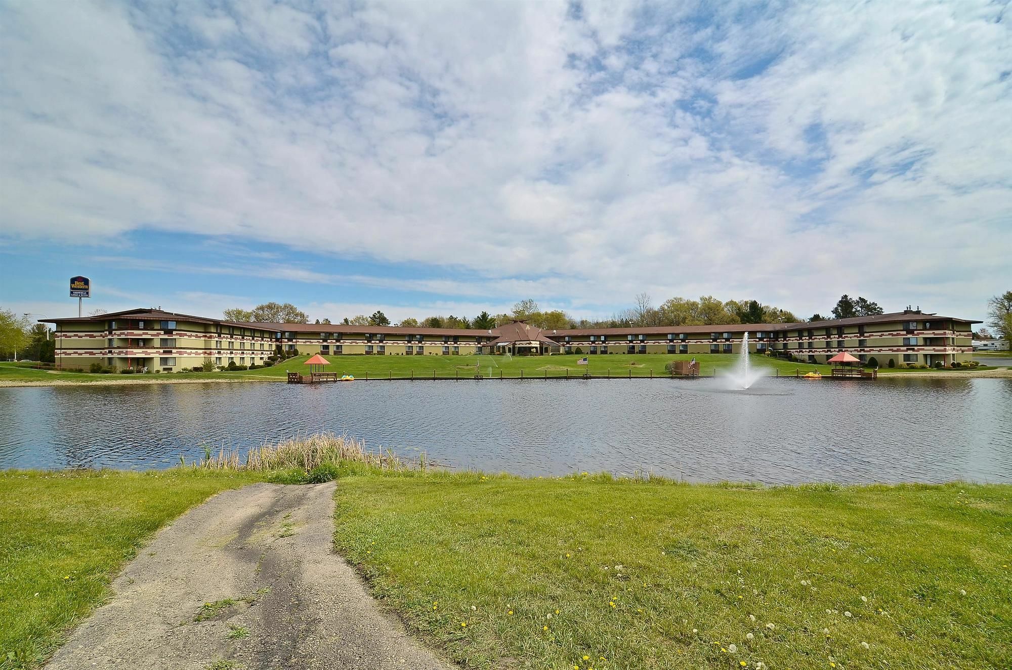Surestay Plus Hotel By Best Western Black River Falls Extérieur photo
