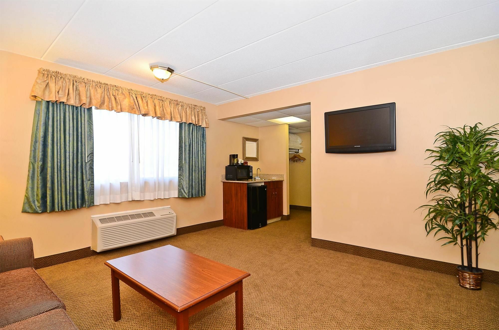 Surestay Plus Hotel By Best Western Black River Falls Extérieur photo